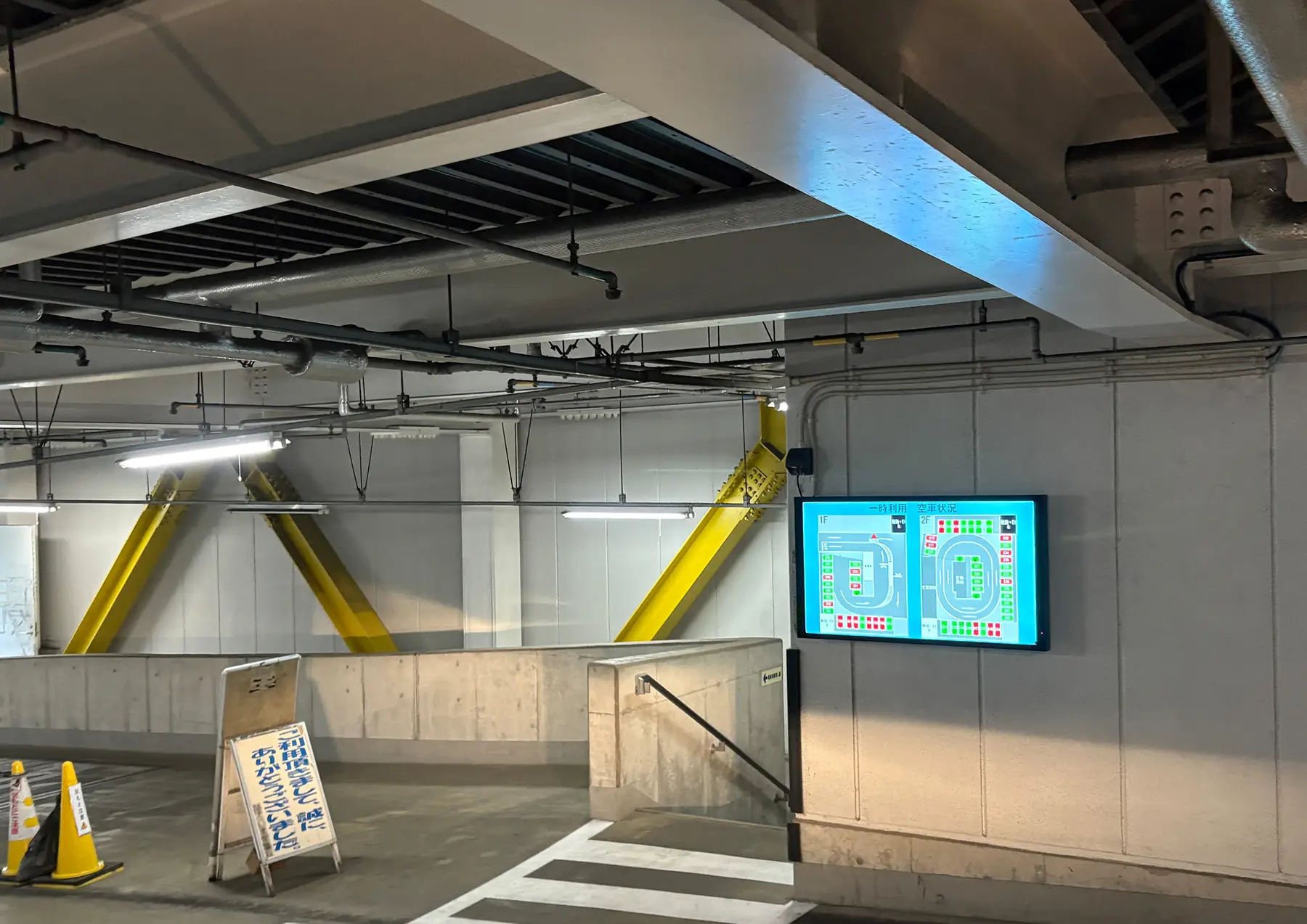 某企業 様 | デジタルサイネージ